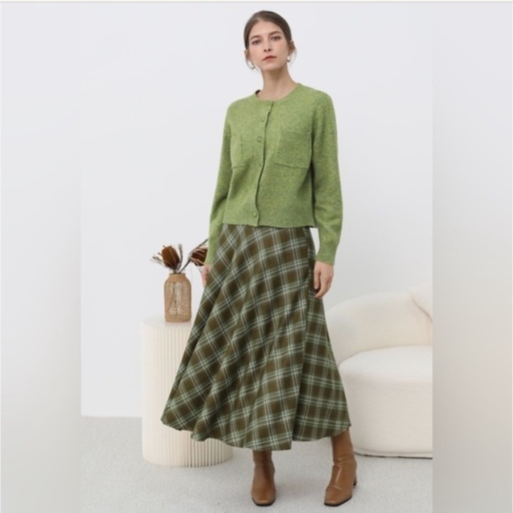 Cute plaid midi skirt NWOT